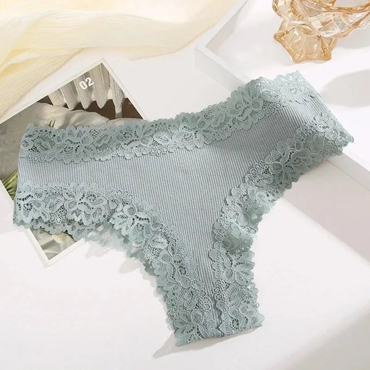 Figi z prążkowanego materiału z koronką - Niebieski S ze sklepu Intimica.pl w kategorii Majtki damskie - zdjęcie 186417480