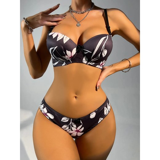 Komplet bielizny z motywem roślinnym - Czarny S ze sklepu Intimica.pl w kategorii Komplety bielizny damskiej - zdjęcie 186419072