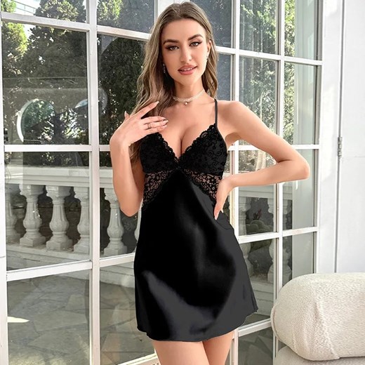 Koszula nocna z odsłoniętymi plecami - Czarny S ze sklepu Intimica.pl w kategorii Koszule nocne - zdjęcie 186420263