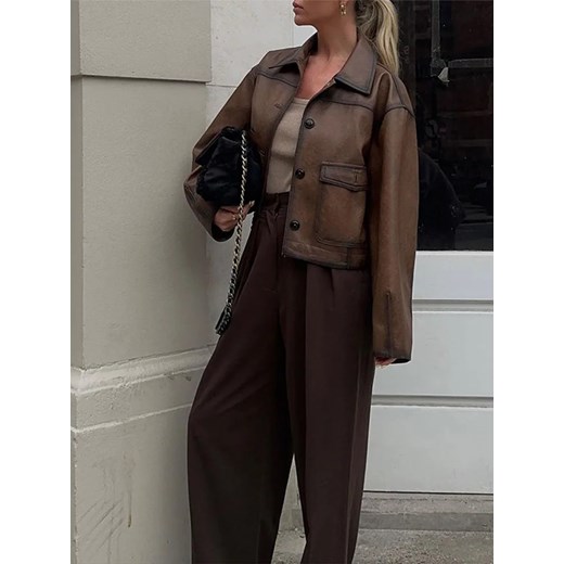 Krótka skórzana marynarka damska z otwieranym kołnierzem - Brązowy S ze sklepu Intimica.pl w kategorii Kurtki damskie - zdjęcie 186420371