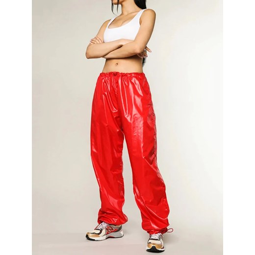 Luźne spodnie damskie z ekoskóry - Czerwony XS ze sklepu Intimica.pl w kategorii Spodnie damskie - zdjęcie 186420733
