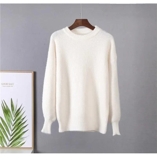 Miękki dzianinowy sweter - Kremowy Uniwersalny ze sklepu Intimica.pl w kategorii Swetry damskie - zdjęcie 186421062