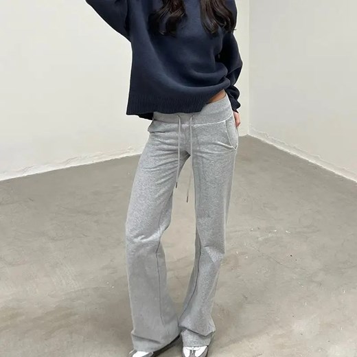 Szare spodnie dresowe z niskim stanem - Szary S ze sklepu Intimica.pl w kategorii Spodnie damskie - zdjęcie 186424951