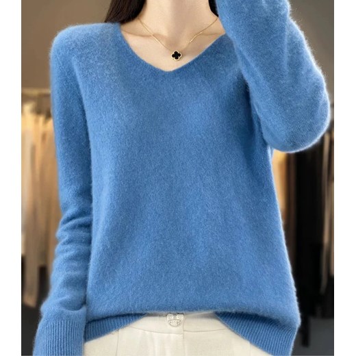 Wełniany klasyczny sweterek - Niebieski M ze sklepu Intimica.pl w kategorii Swetry damskie - zdjęcie 186425314