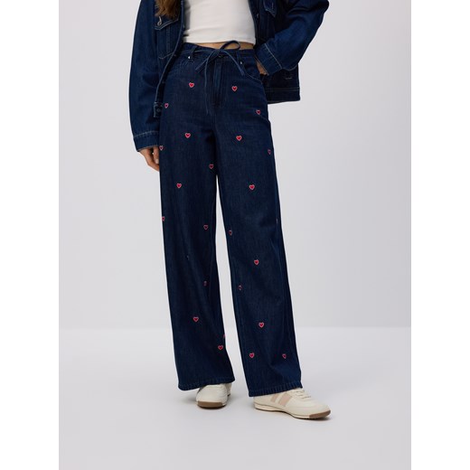 Reserved - Jeansy wide leg z haftem - granatowy ze sklepu Reserved w kategorii Jeansy damskie - zdjęcie 186431002