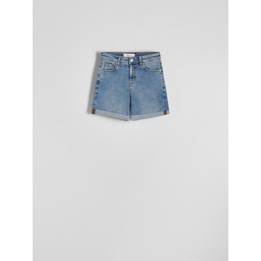 Reserved - Jeansowe szorty z podwiniętymi nogawkami - niebieski ze sklepu Reserved w kategorii Szorty - zdjęcie 186431641