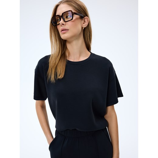 Mohito - Czarny t-shirt z dodatkiem modalu - czarny Mohito L Mohito