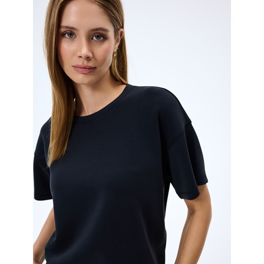 Mohito - Czarny t-shirt z dodatkiem modalu - czarny Mohito M Mohito