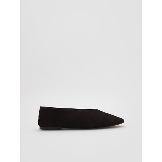 Reserved - Zamszowe baleriny - ciemnobrązowy ze sklepu Reserved w kategorii Balerinki - zdjęcie 186434682