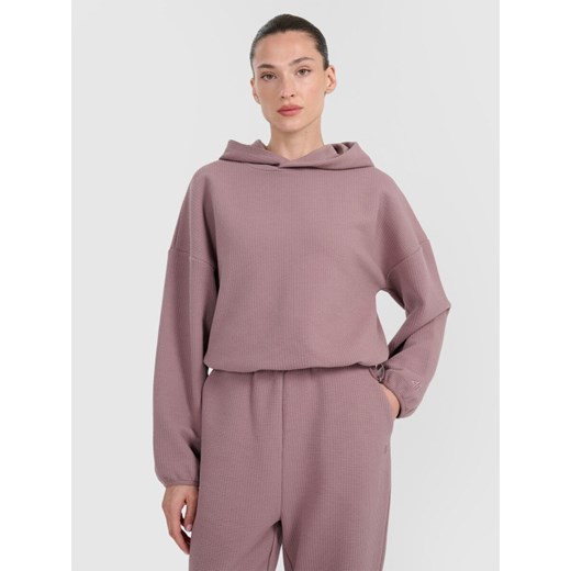 Damska bluza dresowa nierozpinana z kapturem 4F 4FWAW25TSWSF1847 - brązowa ze sklepu Sportstylestory.com w kategorii Bluzy damskie - zdjęcie 186441162