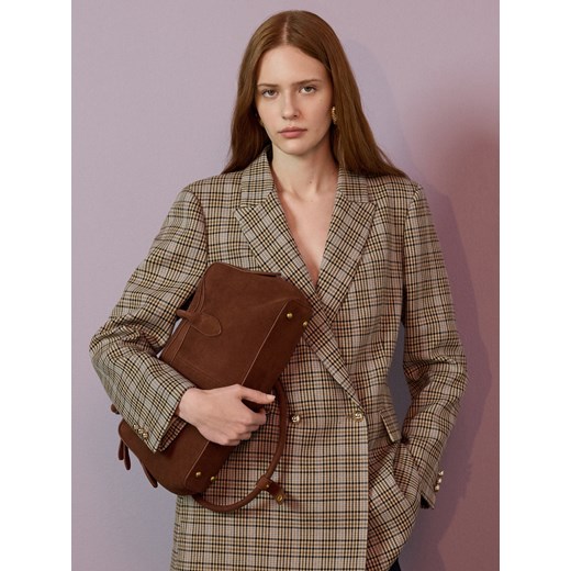 Reserved - Zamszowa torebka na ramię - brązowy - id: 296GX-88X - marki Reserved - 186443144 Reserved - Zamszowa torebka na ramię - brązowy ze sklepu Reserved w kategorii Kuferki - zdjęcie 186443144