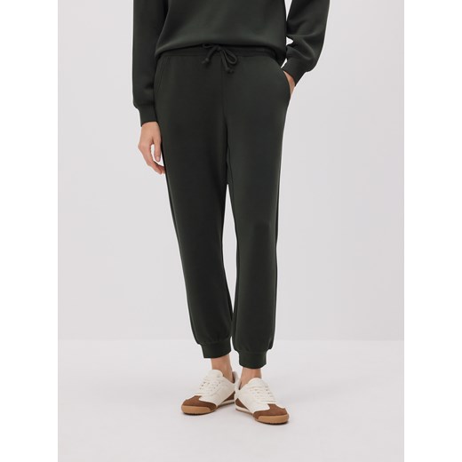 Reserved - Dresowe spodnie z modalem - ciemnozielony ze sklepu Reserved w kategorii Spodnie damskie - zdjęcie 186443530
