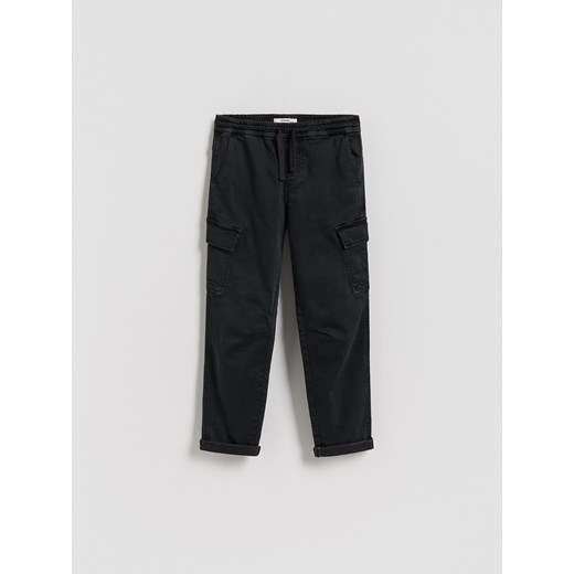 Reserved - Wysokoelastyczne spodnie cargo - czarny ze sklepu Reserved w kategorii Spodnie chłopięce - zdjęcie 186443544