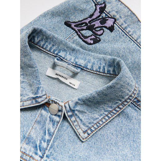Reserved - Denimowa kurtka trucker z kapturem - niebieski ze sklepu Reserved w kategorii Kurtki dziewczęce - zdjęcie 186443704