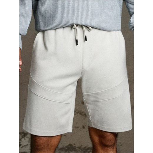 Sinsay - Szorty jogger - kremowy ze sklepu Sinsay w kategorii Spodenki męskie - zdjęcie 186447220