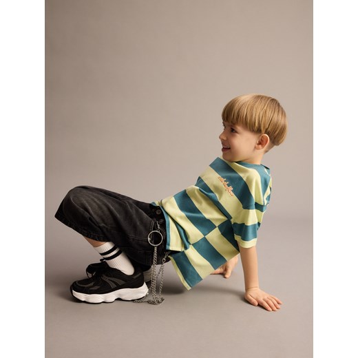 Reserved - Denimowe szorty z łańcuchem - czarny ze sklepu Reserved w kategorii Spodenki chłopięce - zdjęcie 186448243