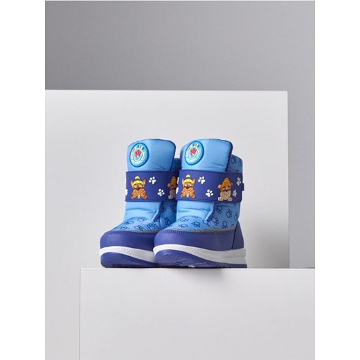 Sinsay - Ocieplane śniegowce z odblaskowymi elementami PAW Patrol - błękitny - id: 850EK-05X - marki Sinsay - 186448872 Sinsay - Ocieplane śniegowce z odblaskowymi elementami PAW Patrol - błękitny ze sklepu Sinsay w kategorii Buty zimowe dziecięce - zdjęcie 186448872