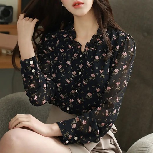 Damska zwiewna koszula z kwiatki - Czarny S ze sklepu Intimica.pl w kategorii Koszule damskie - zdjęcie 186454783