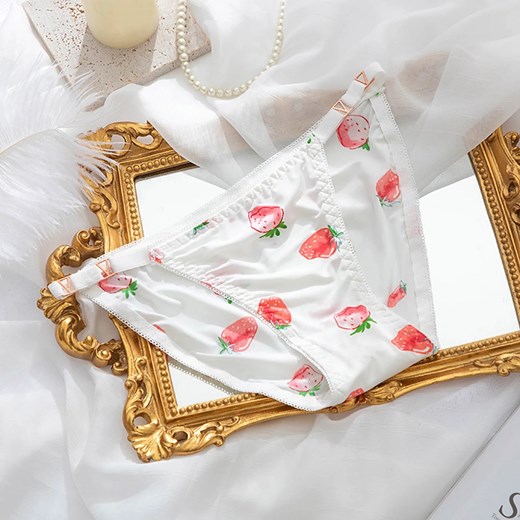 Figi w truskawki - Biały S/M ze sklepu Intimica.pl w kategorii Majtki damskie - zdjęcie 186455241