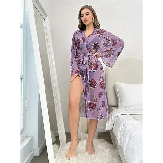 Fioletowy szlafrok damski w kwiaty - Fioletowy S ze sklepu Intimica.pl w kategorii Szlafroki damskie - zdjęcie 186455243