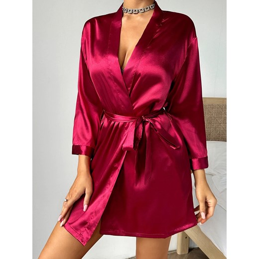 Krótki satynowy szlafrok damski z wiązaniem - Czerwony S ze sklepu Intimica.pl w kategorii Szlafroki damskie - zdjęcie 186455764
