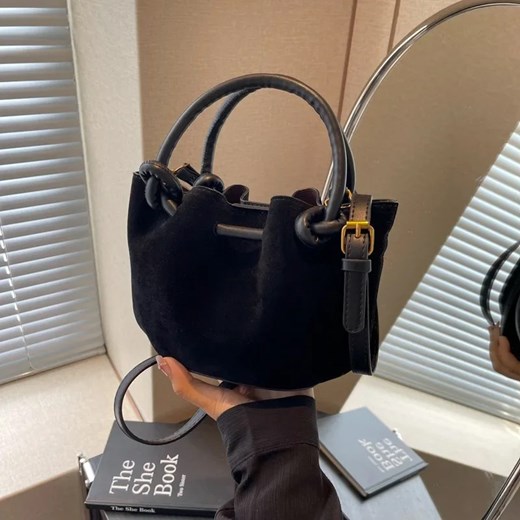 Mała skórzana torba kuferek - Czarny ze sklepu Intimica.pl w kategorii Kuferki - zdjęcie 186455910