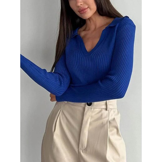 Prążkowany sweter w stylu polo - Niebieski Uniwersalny ze sklepu Intimica.pl w kategorii Swetry damskie - zdjęcie 186456204