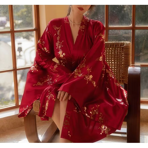 Szlafrok z obszernymi rękawami i złotym wzorem - Bordowy S ze sklepu Intimica.pl w kategorii Szlafroki damskie - zdjęcie 186456643