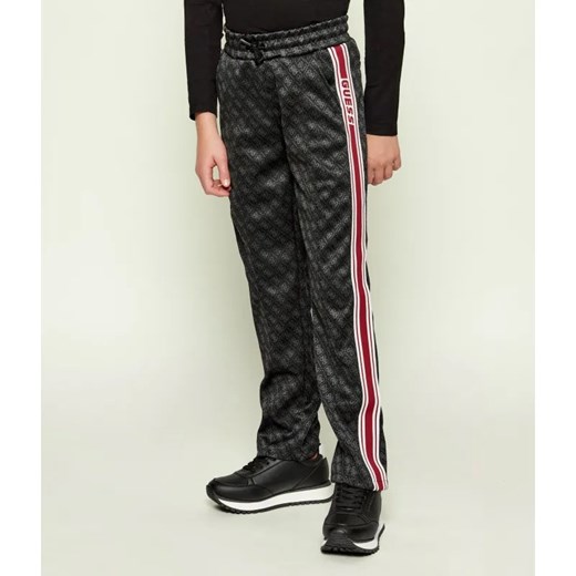 GUESS ACTIVE Spodnie dresowe | Regular Fit ze sklepu Gomez Fashion Store w kategorii Spodnie chłopięce - zdjęcie 186460093