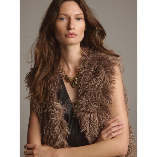 Reserved - Naszyjnik z zawieszkami w kształcie serca - złoty - id: 468FD-GLD - marki Reserved - 186462300 Reserved - Naszyjnik z zawieszkami w kształcie serca - złoty ze sklepu Reserved w kategorii Naszyjniki - zdjęcie 186462300