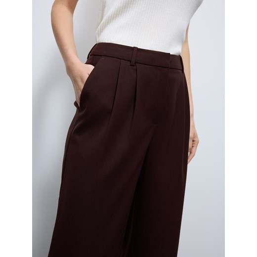 Mohito - Czekoladowe spodnie wide leg - ciemnobrązowy Mohito 34 Mohito