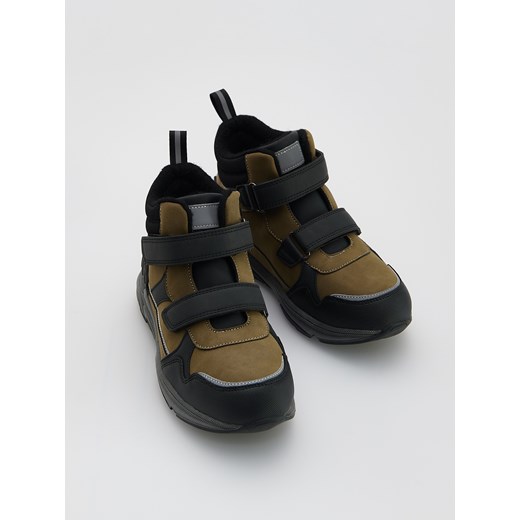Reserved - Buty trekkingowe z odblaskowymi elementami - zielony ze sklepu Reserved w kategorii Buty zimowe dziecięce - zdjęcie 186470960