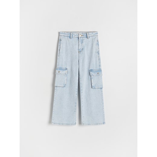 Reserved - Jeansy wide leg z kieszeniami cargo - niebieski ze sklepu Reserved w kategorii Spodnie dziewczęce - zdjęcie 186471021