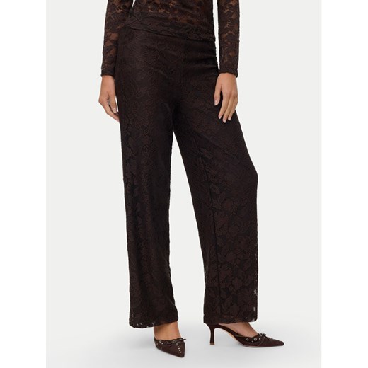 Vero Moda Spodnie materiałowe Neline 10335568 Brązowy Regular Fit ze sklepu MODIVO w kategorii Spodnie damskie - zdjęcie 186475150