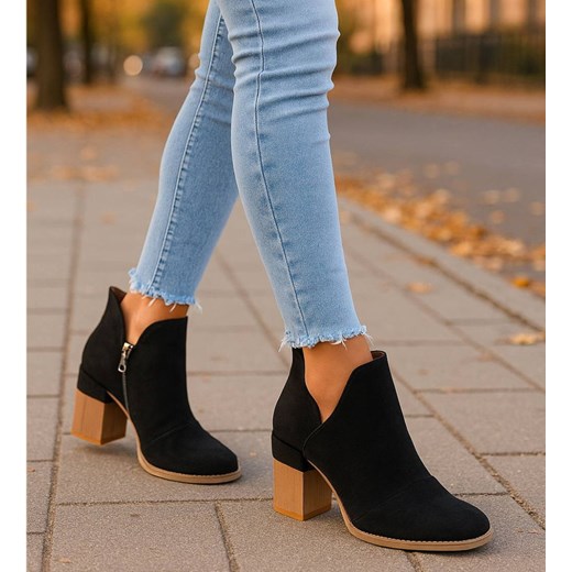 Botki damskie na szerokim słupku Czarne /J5-3  6767 T200/ ze sklepu Pantofelek24.pl w kategorii Botki - zdjęcie 186477260