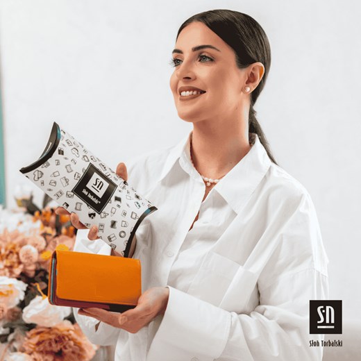 pomarańczowy portfel skórzany damski z kolorowym wnętrzem ze sklepu Słoń Torbalski w kategorii Portfele damskie - zdjęcie 186479393