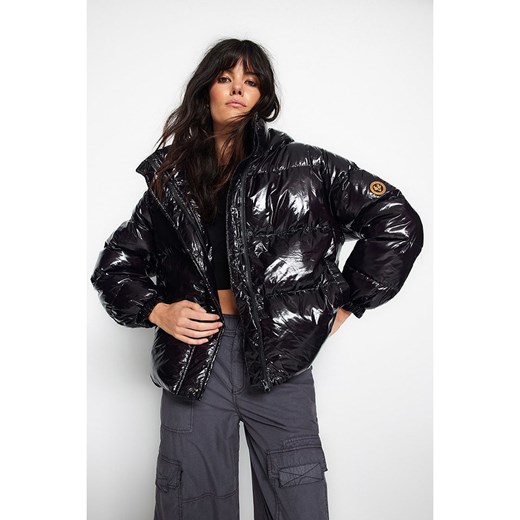 trendyol Kurtka pikowana w kolorze czarnym ze sklepu Limango Polska w kategorii Kurtki damskie - zdjęcie 186482873