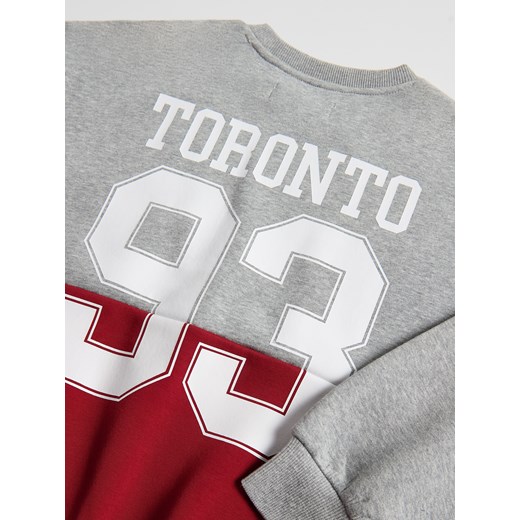 Reserved - Bluza z nadrukiem - jasnoszary Reserved 134 (8 lat) Reserved