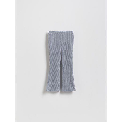 Reserved - Sztruksowe spodnie flare - jasnoszary ze sklepu Reserved w kategorii Spodnie dziewczęce - zdjęcie 186489574