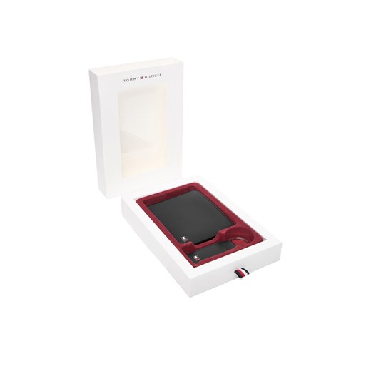 Tommy Hilfiger Portfel Gp Eton Cc And Coin Pckt Keyfob AM0AM07931 Czarny - id: 8720115051866 - marki Tommy Hilfiger - 186492612 Tommy Hilfiger Portfel Gp Eton Cc And Coin Pckt Keyfob AM0AM07931 Czarny ze sklepu MODIVO w kategorii Dodatki męskie - zdjęcie 186492612