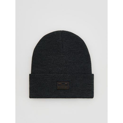 Reserved - Czapka beanie z naszywką - ciemnoszary Reserved ONE SIZE Reserved