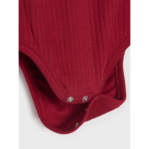 Sinsay - Prążkowane body z falbanką - bordowy Sinsay 98 (2-3 l) Sinsay