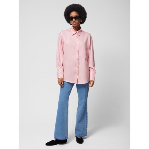 Damska koszula oversize Outhorn OTHWSS24TSHIF038 - różowa ze sklepu Sportstylestory.com w kategorii Koszule damskie - zdjęcie 186503002