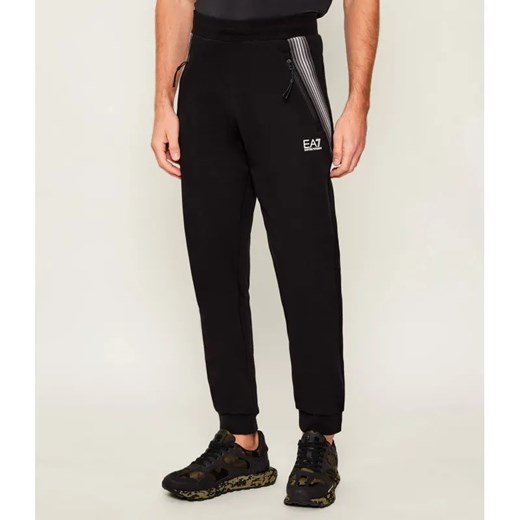 EA7 Spodnie dresowe | Regular Fit ze sklepu Gomez Fashion Store w kategorii Spodnie męskie - zdjęcie 186508643