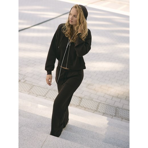 Reserved - Dresowe spodnie z modalem - ciemnobrązowy ze sklepu Reserved w kategorii Spodnie damskie - zdjęcie 186518393