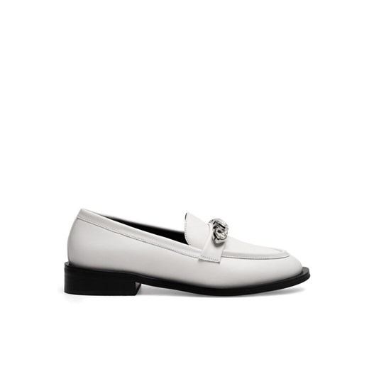 Eva Minge Loafersy WGA3289-1Z Biały ze sklepu MODIVO w kategorii Mokasyny damskie - zdjęcie 186521480