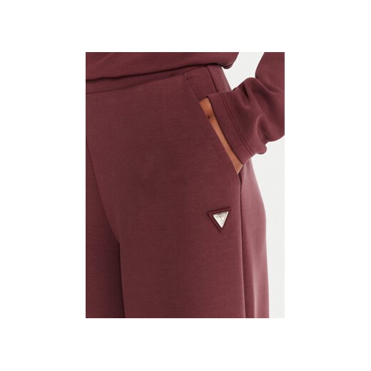 Guess Spodnie dresowe V4YB07 KCAY2 Bordowy Relaxed Fit Guess XL MODIVO