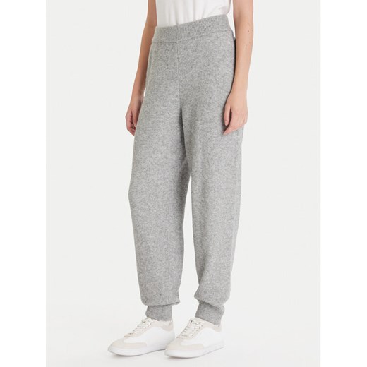 Calvin Klein Underwear Spodnie dresowe LV00QS7569 Szary Regular Fit ze sklepu MODIVO w kategorii Spodnie damskie - zdjęcie 186525443