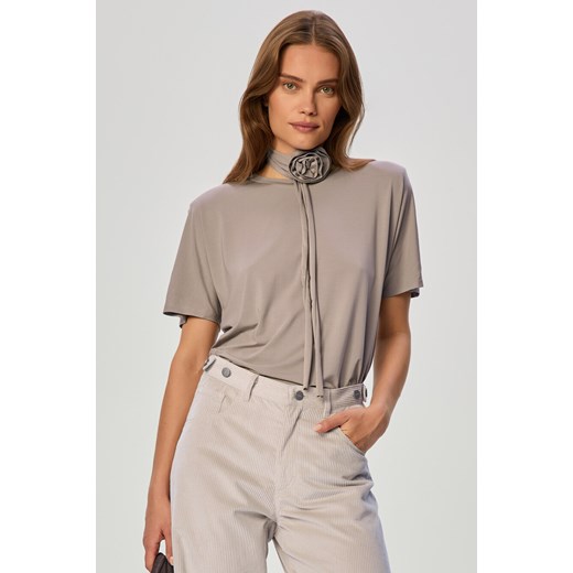 T-SHIRT DAMSKI MOLLY TAUPE - id: 8294 - marki Jemiol - 186538634 T-SHIRT DAMSKI MOLLY TAUPE ze sklepu Jemiol w kategorii Bluzki damskie - zdjęcie 186538634