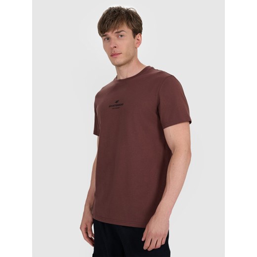 Męski t-shirt z nadrukiem 4F 4FWAW25TTSHM2961 - brązowy ze sklepu Sportstylestory.com w kategorii T-shirty męskie - zdjęcie 186540481